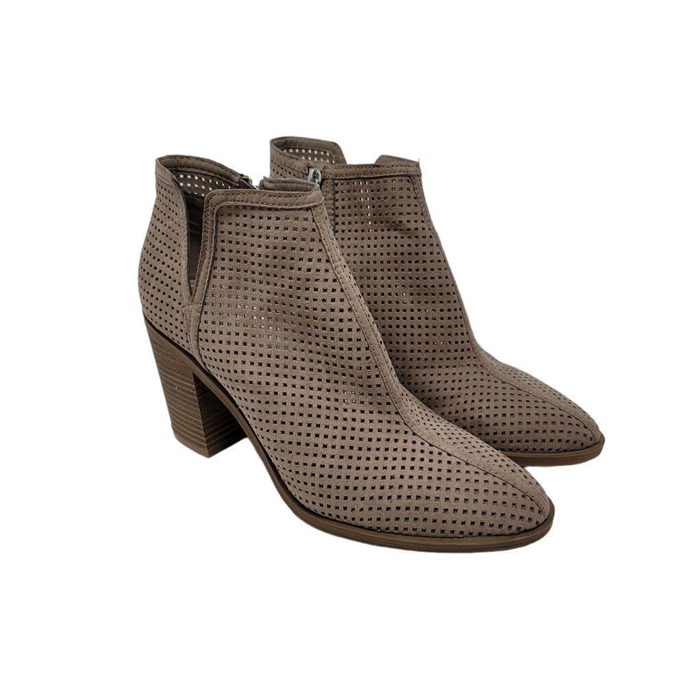 Dolce Vita Janie Perforated Suede Ankle Bootie Womens Size 9.5 Taupe Block Heels